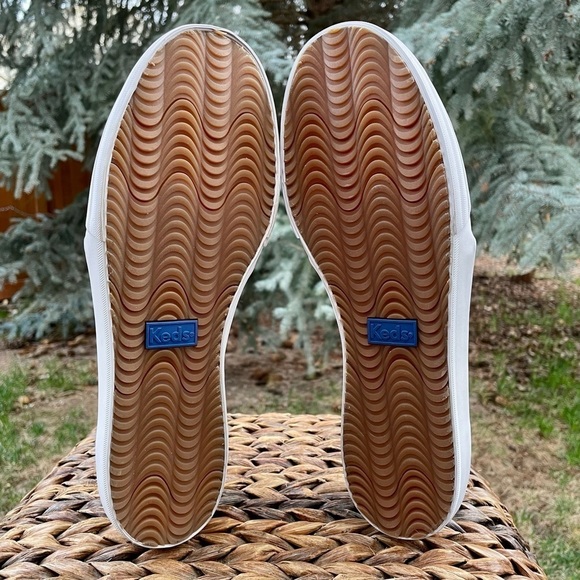 NEW Keds Cream Suede Tossed Wave Logo Platform Lace Up Sneaker. Women’s size 11 - Picture 11 of 13